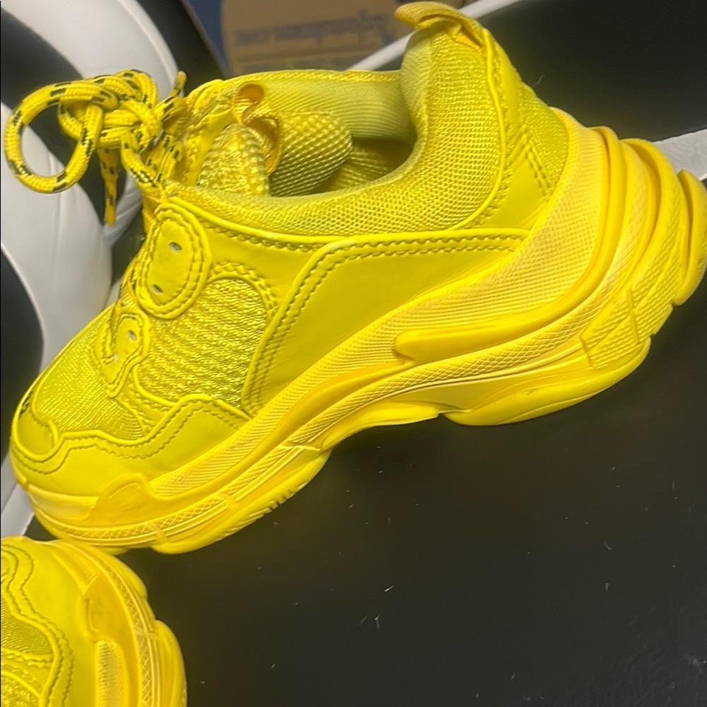 Balenciaga Kids Yellow Sneakers Size 32 US 1 - Picture 12 of 17